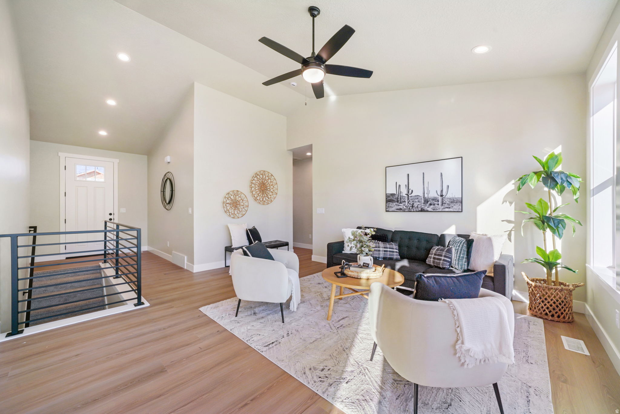 APPLE HOLLOW - Residential