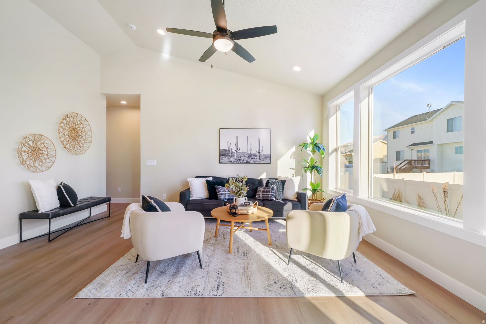 APPLE HOLLOW - Residential