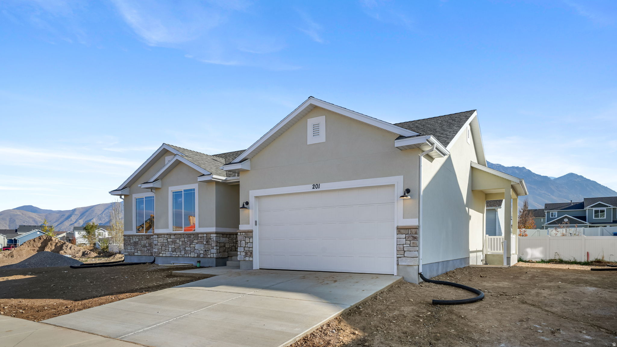 APPLE HOLLOW - Residential