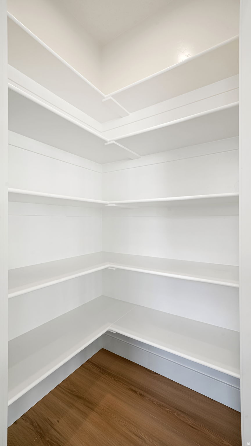 APPLE HOLLOW - Residential