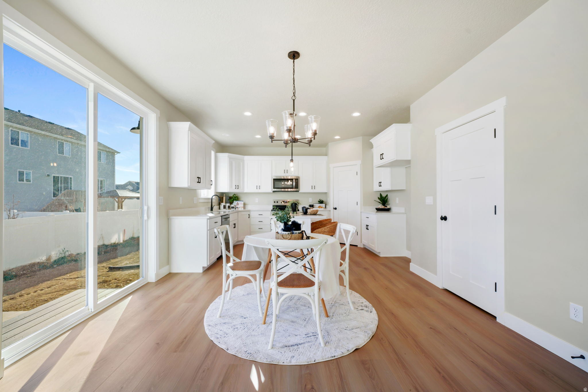 APPLE HOLLOW - Residential