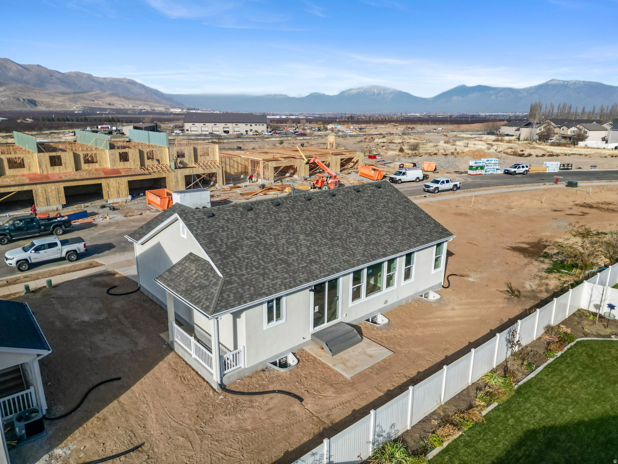 APPLE HOLLOW - Residential