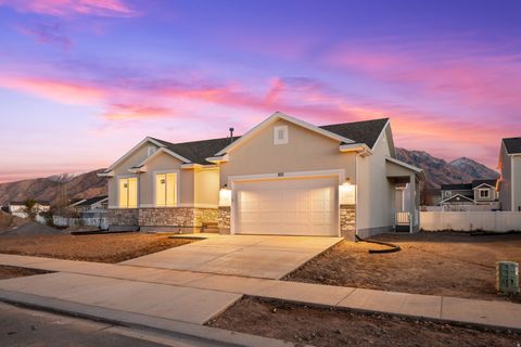 Photo of 201 W 930 N, Santaquin, UT 84655 (MLS # 2124957)