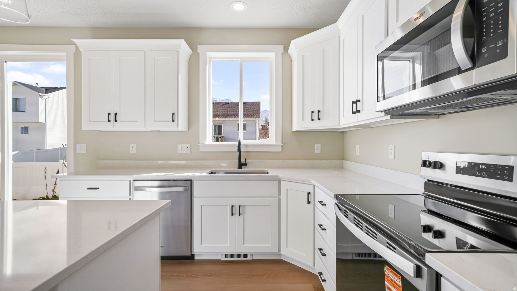 APPLE HOLLOW - Residential