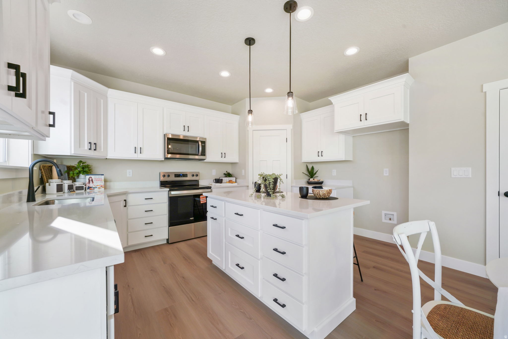 APPLE HOLLOW - Residential