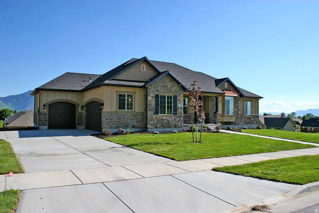 Photo of 2651 S SPANISH OAKS DR E #ORC 38, Spanish Fork, UT 84660 (MLS # 2185715)