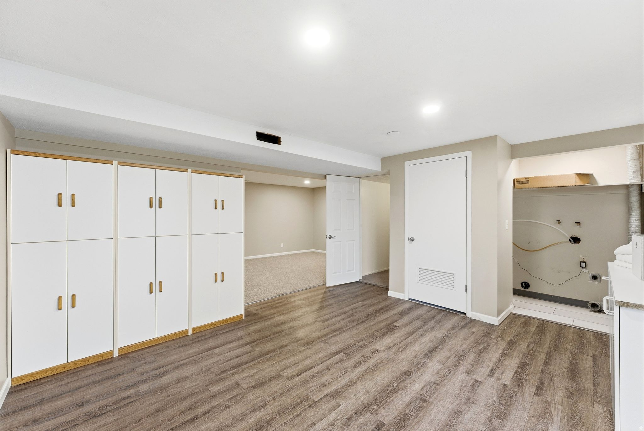 CONTINENTAL ESTATES - Residential