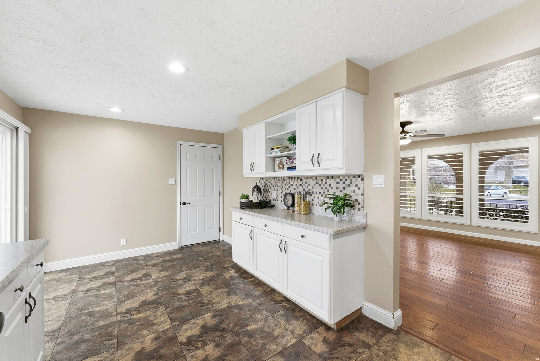 CONTINENTAL ESTATES - Residential