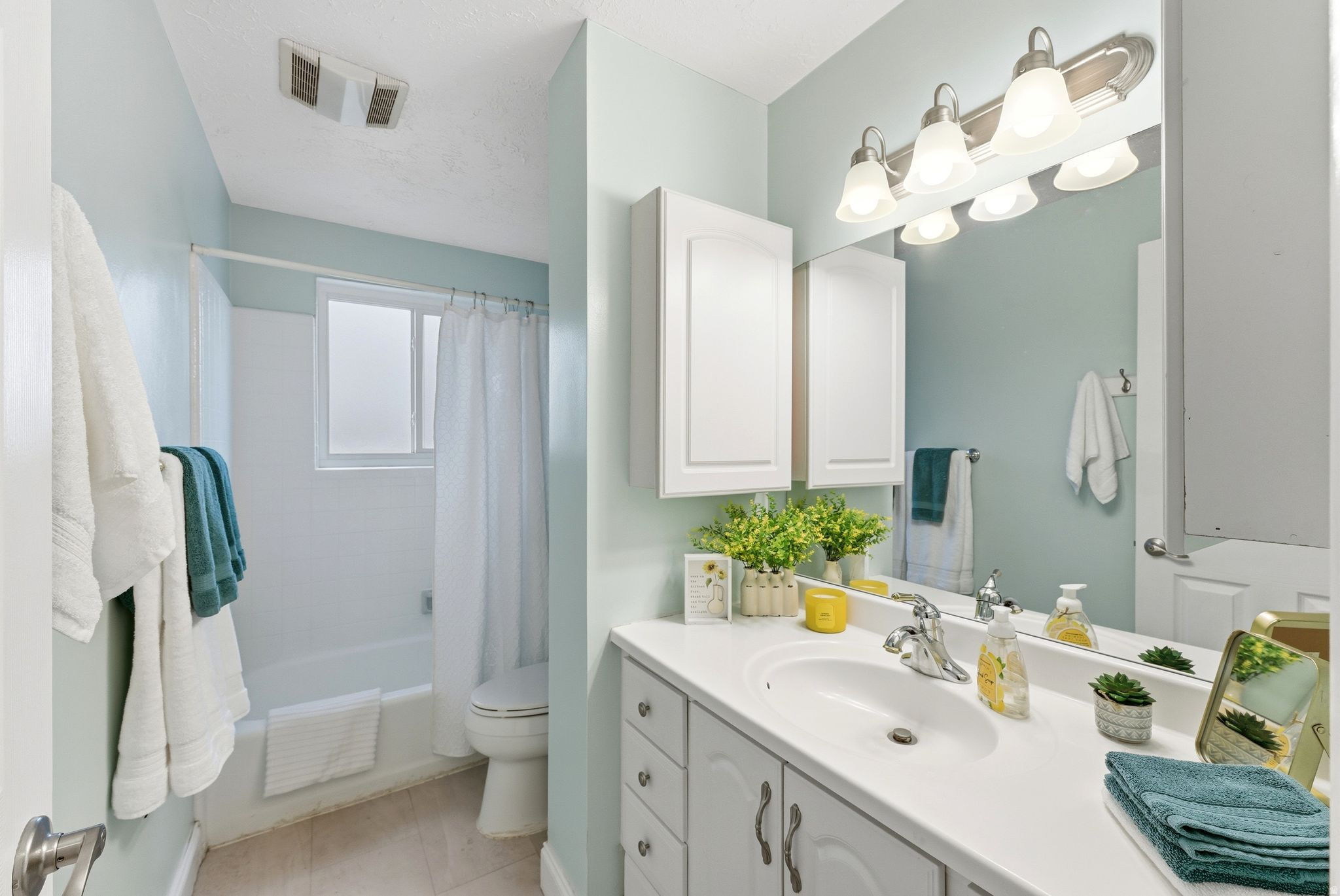 CONTINENTAL ESTATES - Residential