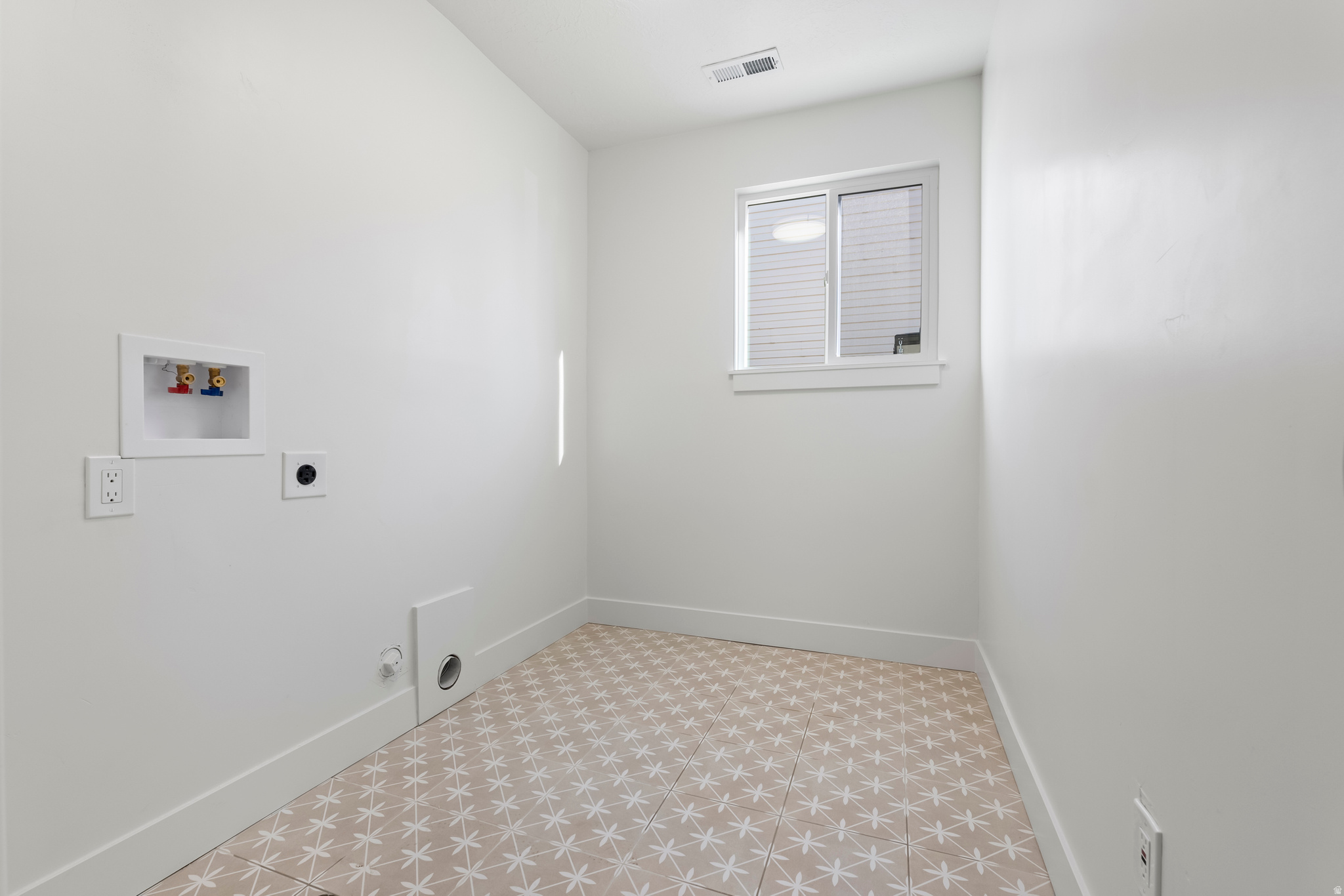 KINGS COURT - Residential