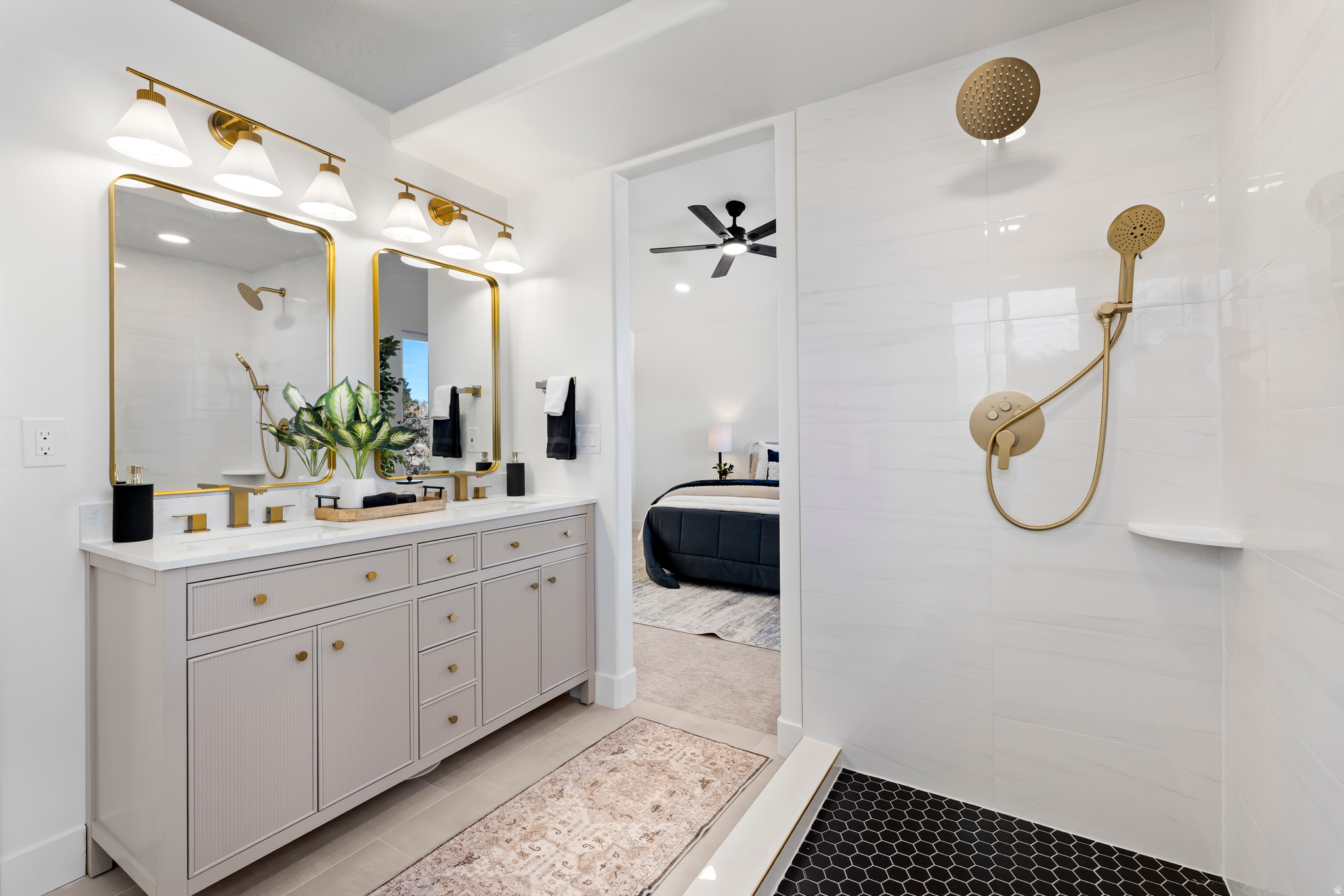 KINGS COURT - Residential