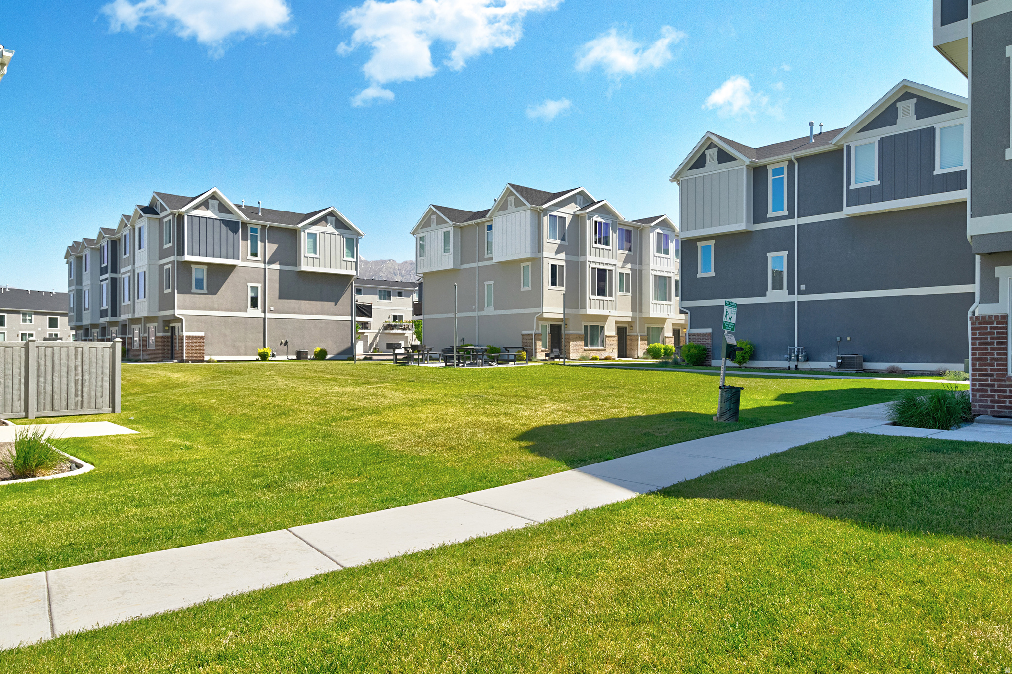 LAKEVIEW FIELDS - Residential