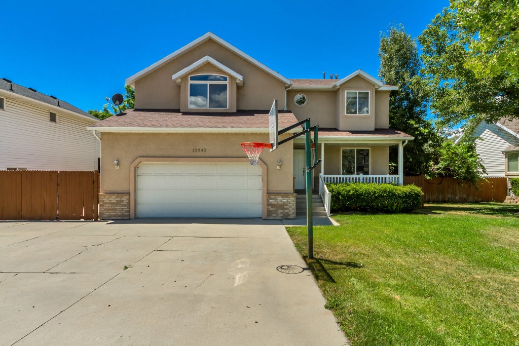 Photo of 12542 S STONEBRIDGE CIR E, Draper, UT 84020 (MLS # 2168835)