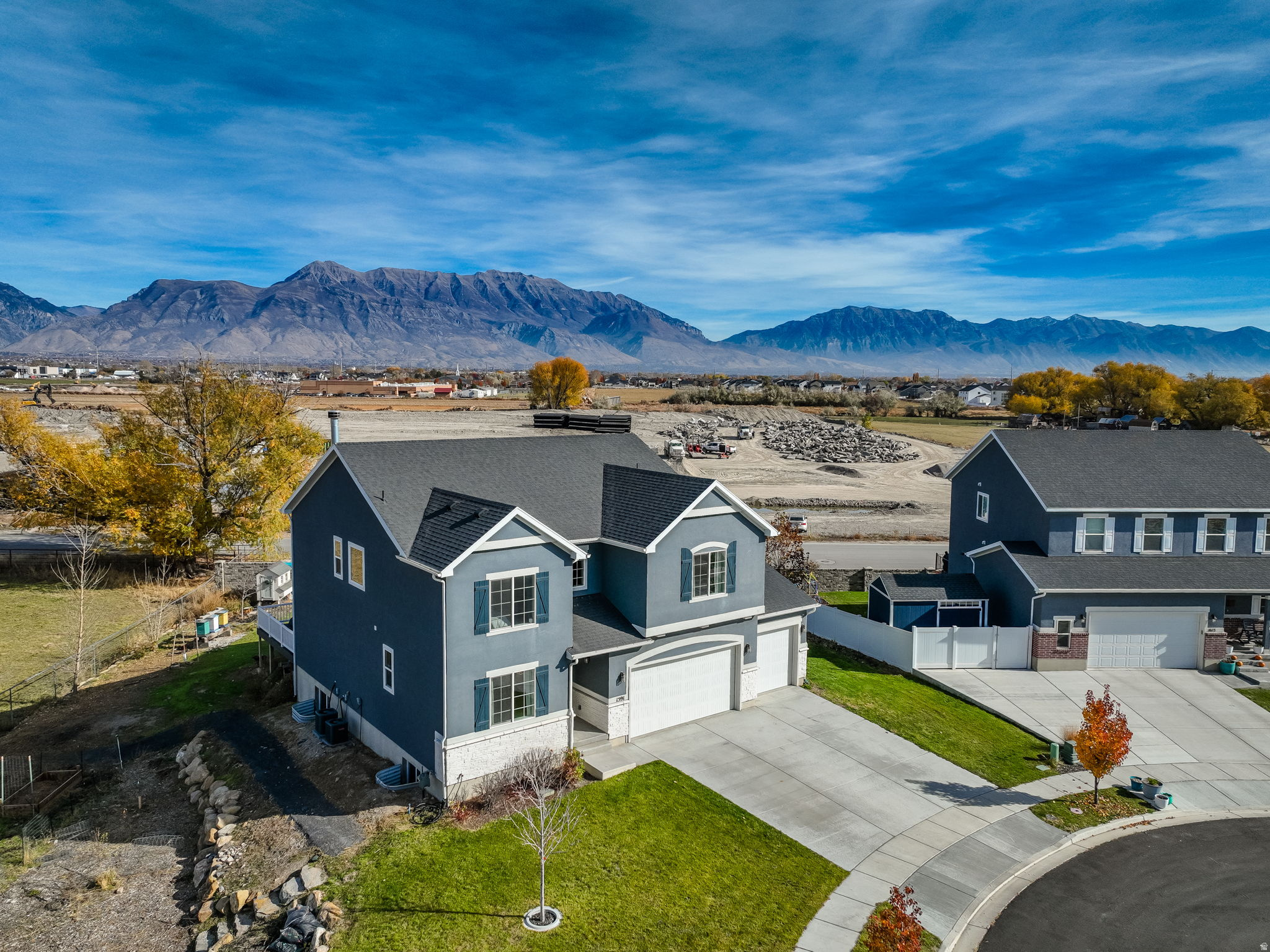 MEADOWS AT LAKESIDE - Residential