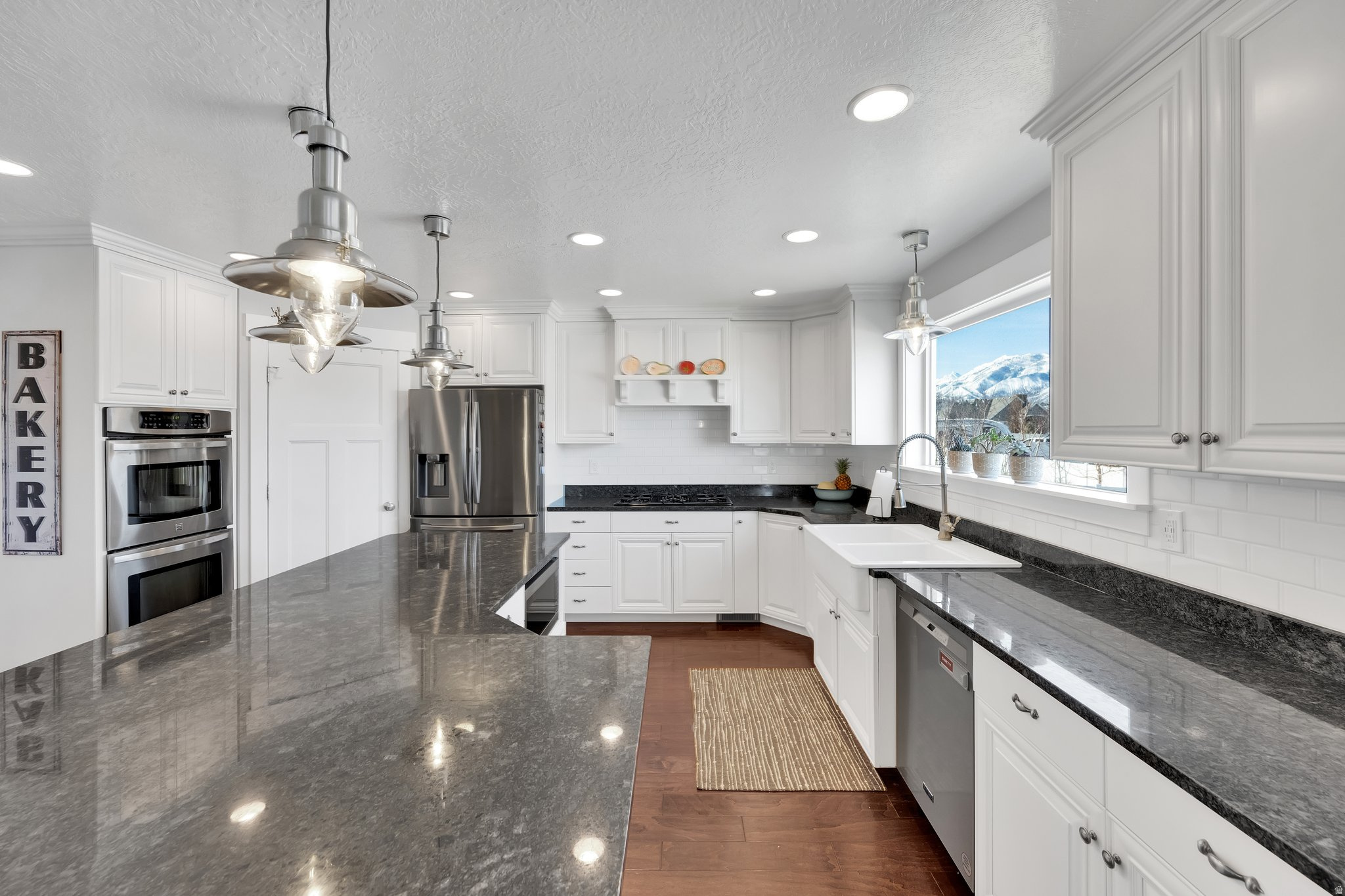 COUNTRY LANE - Residential