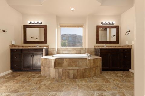 Tiny photo for 2846 E 3580 S, Saint George, UT 84790 (MLS # 2147095)