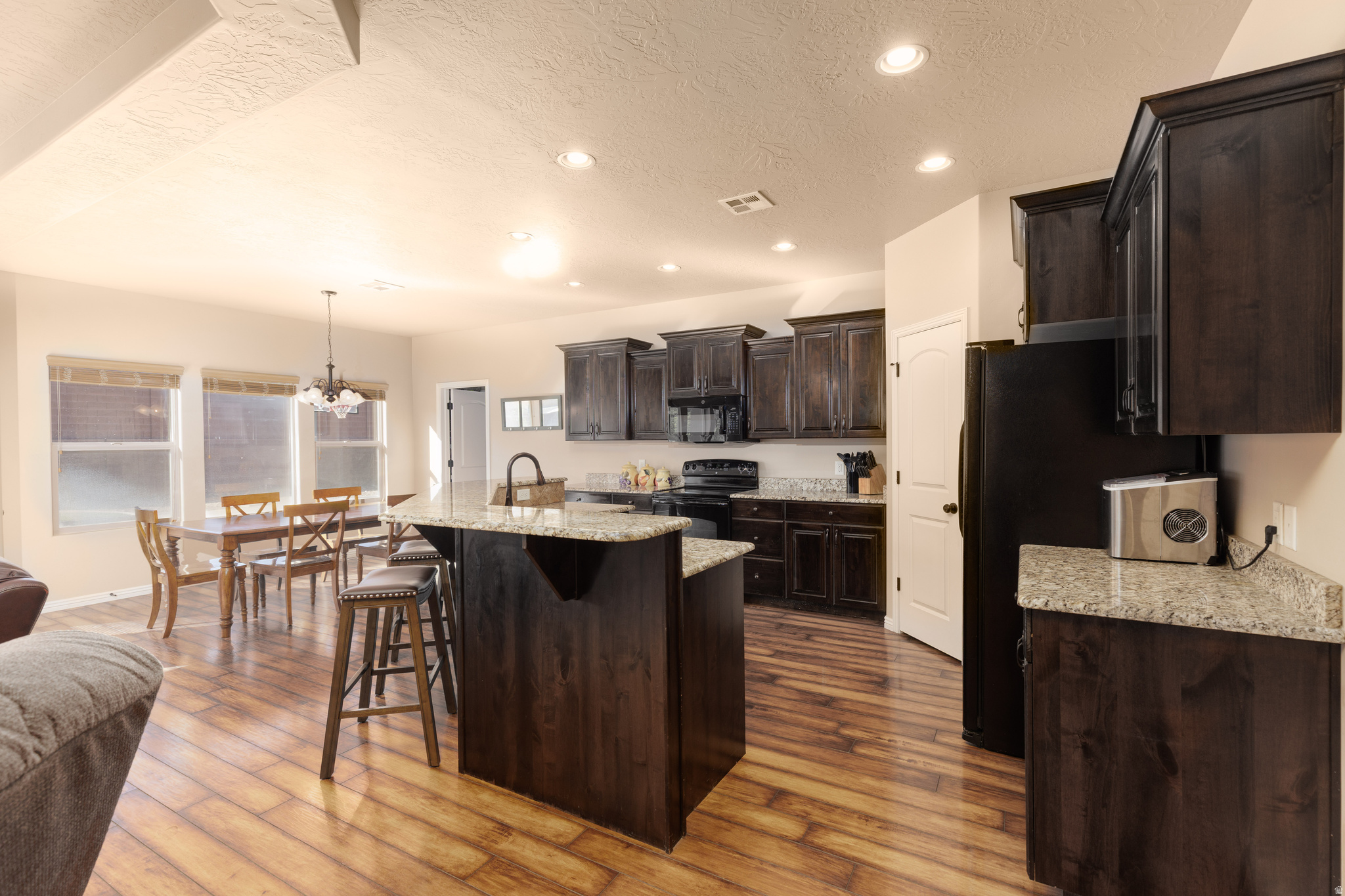 SUN VALLEY ESTATES PH 6 - Residential