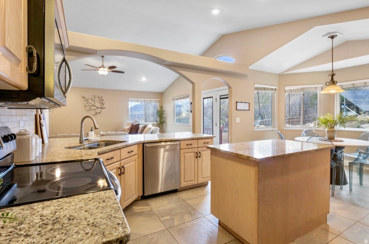 AVALON HILLS - Residential