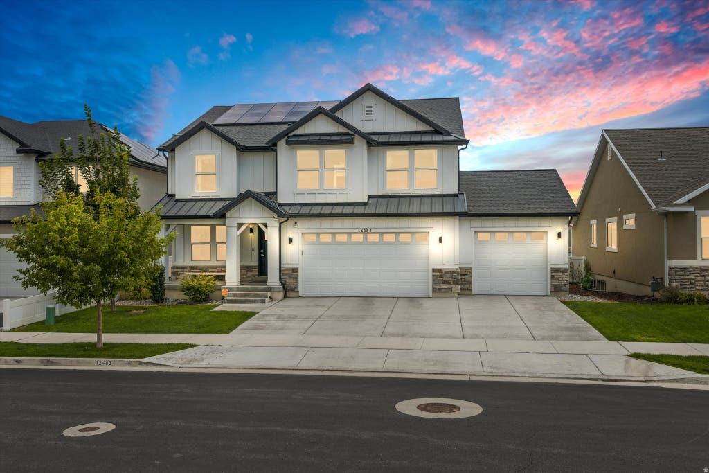 Photo of 12483 S DESERT MESA DR #851, Herriman, UT 84096 (MLS # 2179116)