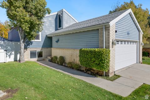 Photo of 2892 W ROXBOROUGH CT, West Valley City, UT 84119 (MLS # 2117439)