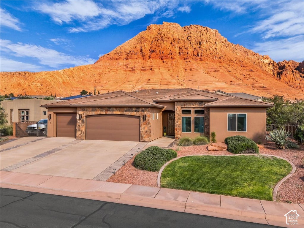Photo of 271 E 250 N, Ivins, UT 84738 (MLS # 2189936)