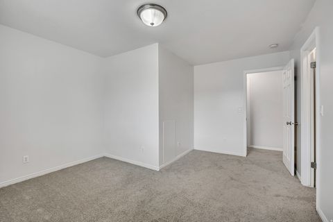 Tiny photo for 449 W 200 N #3, Bountiful, UT 84010 (MLS # 2141636)