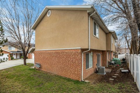 Tiny photo for 449 W 200 N #3, Bountiful, UT 84010 (MLS # 2141636)