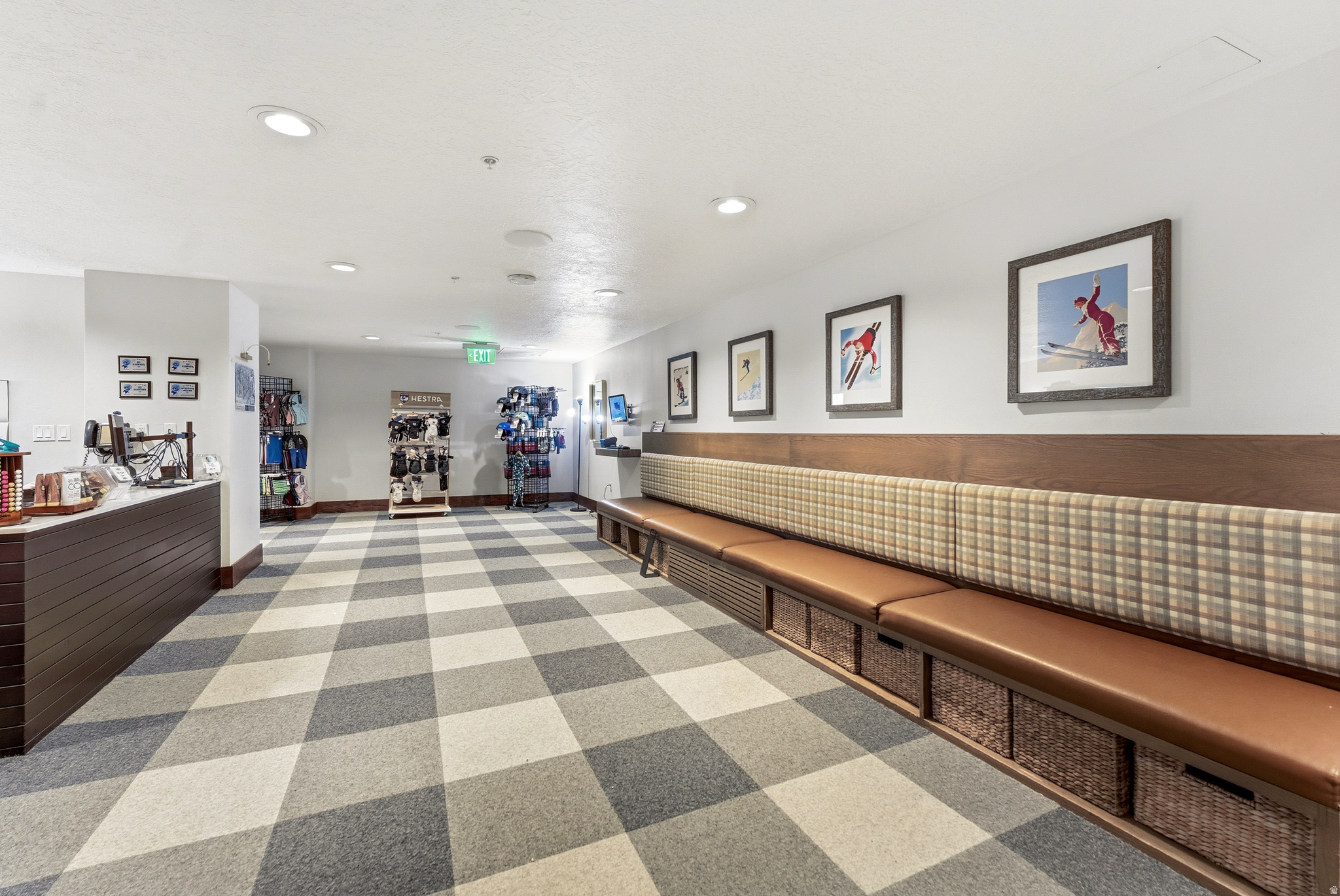 ESCALA LODGES CONDO - Residential