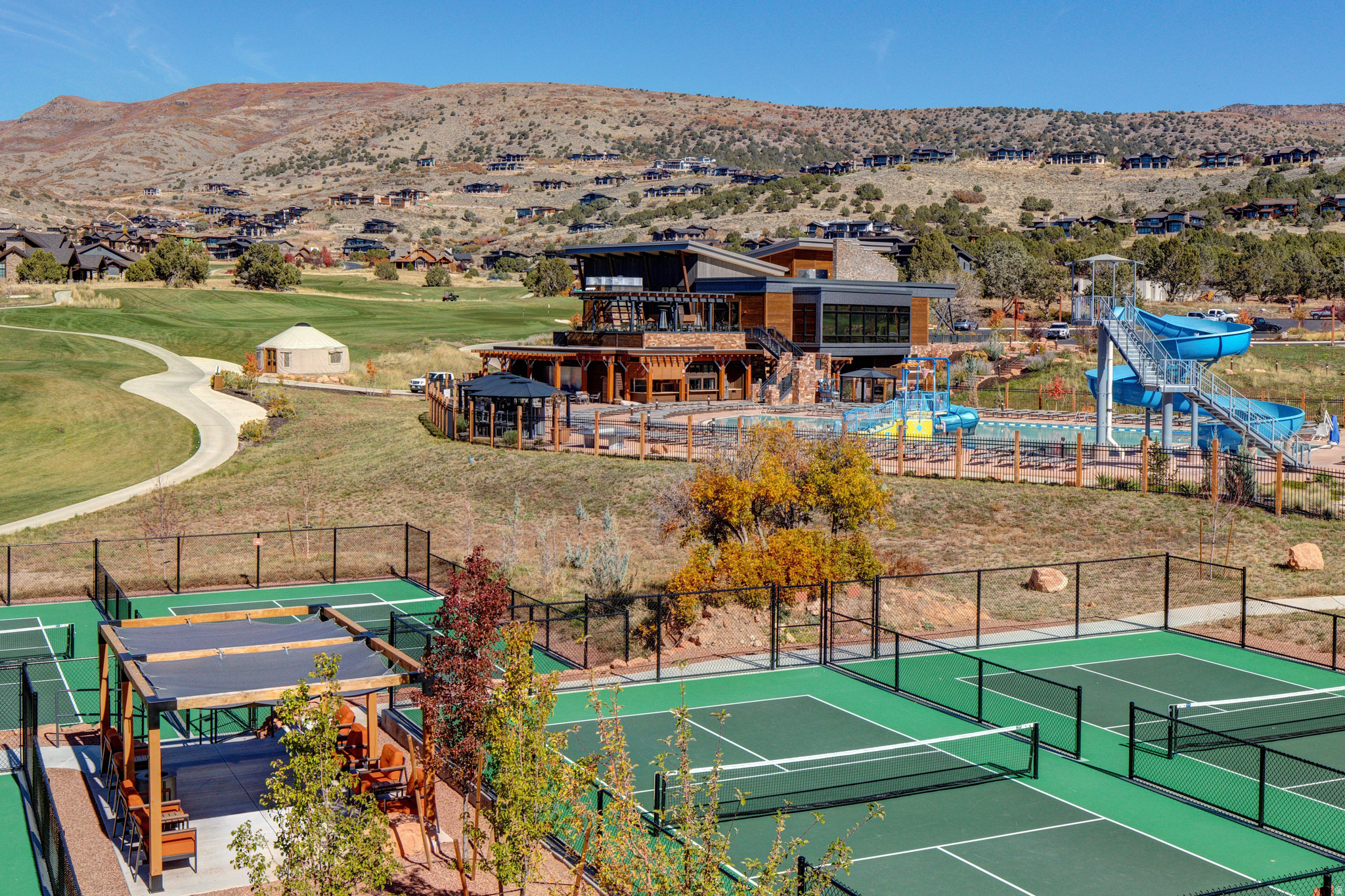 RED LEDGES - Land