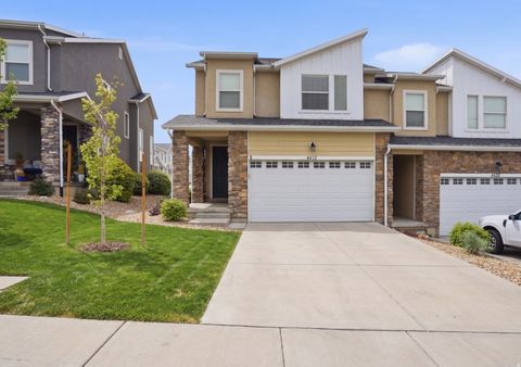 Photo of 4432 W HILL SHADOW WAY, Herriman, UT 84096 (MLS # 2152288)
