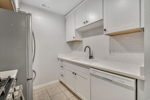 Tiny photo for 17 E 400 N #19, Bountiful, UT 84010 (MLS # 2142502)