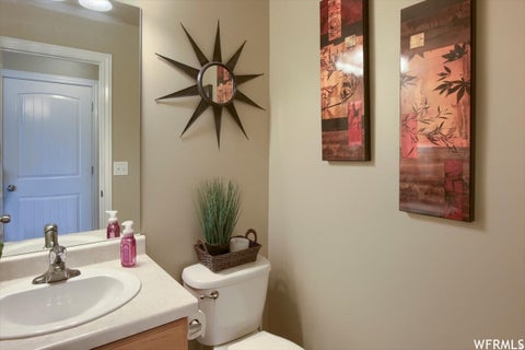Tiny photo for 644 N STONNE LN, Kaysville, UT 84037 (MLS # 2186555)