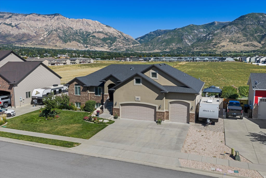 Photo of 2246 N 225 W, Harrisville, UT 84414 (MLS # 2184622)