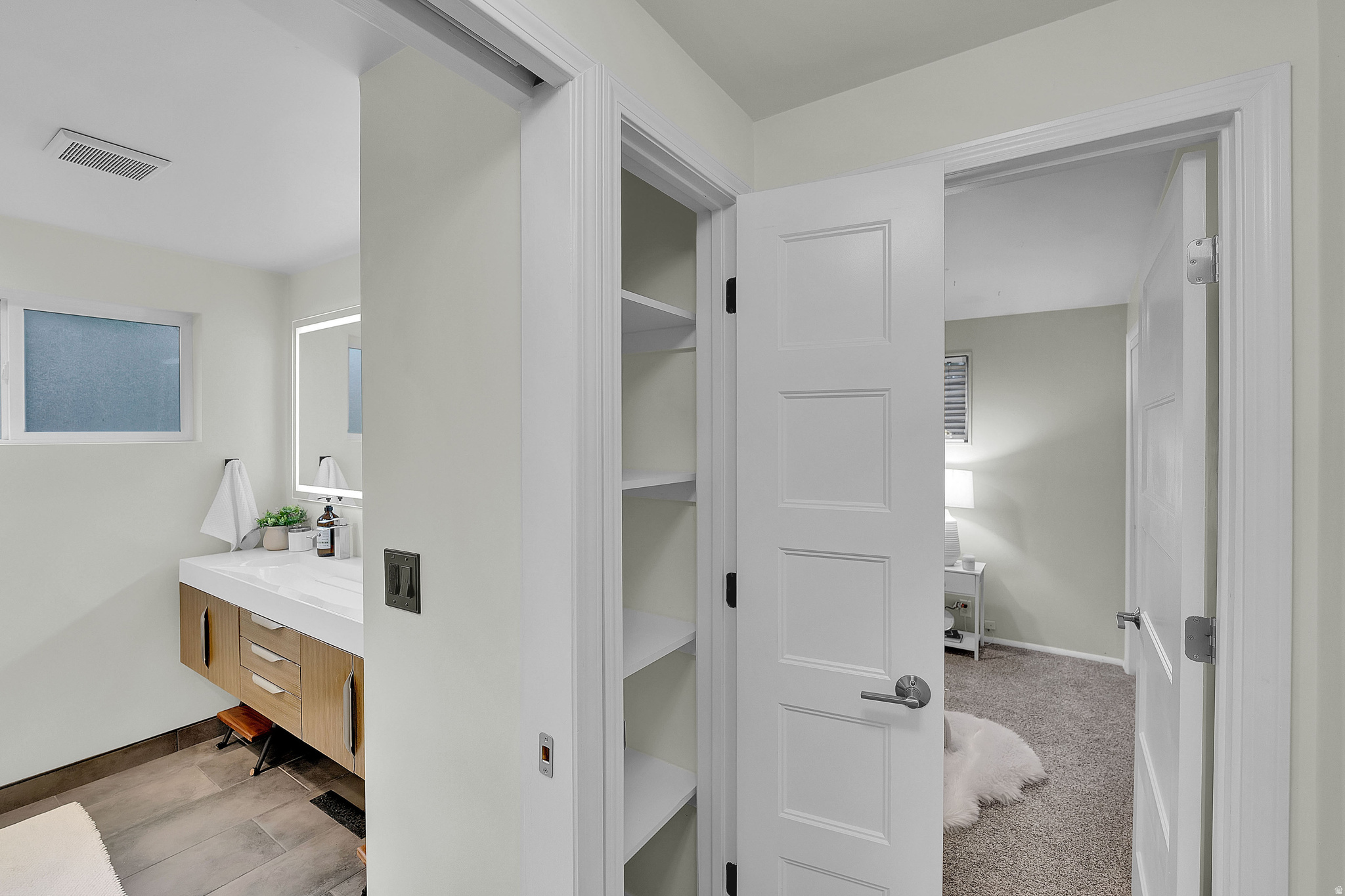 HOLLADAY HILLS - Residential