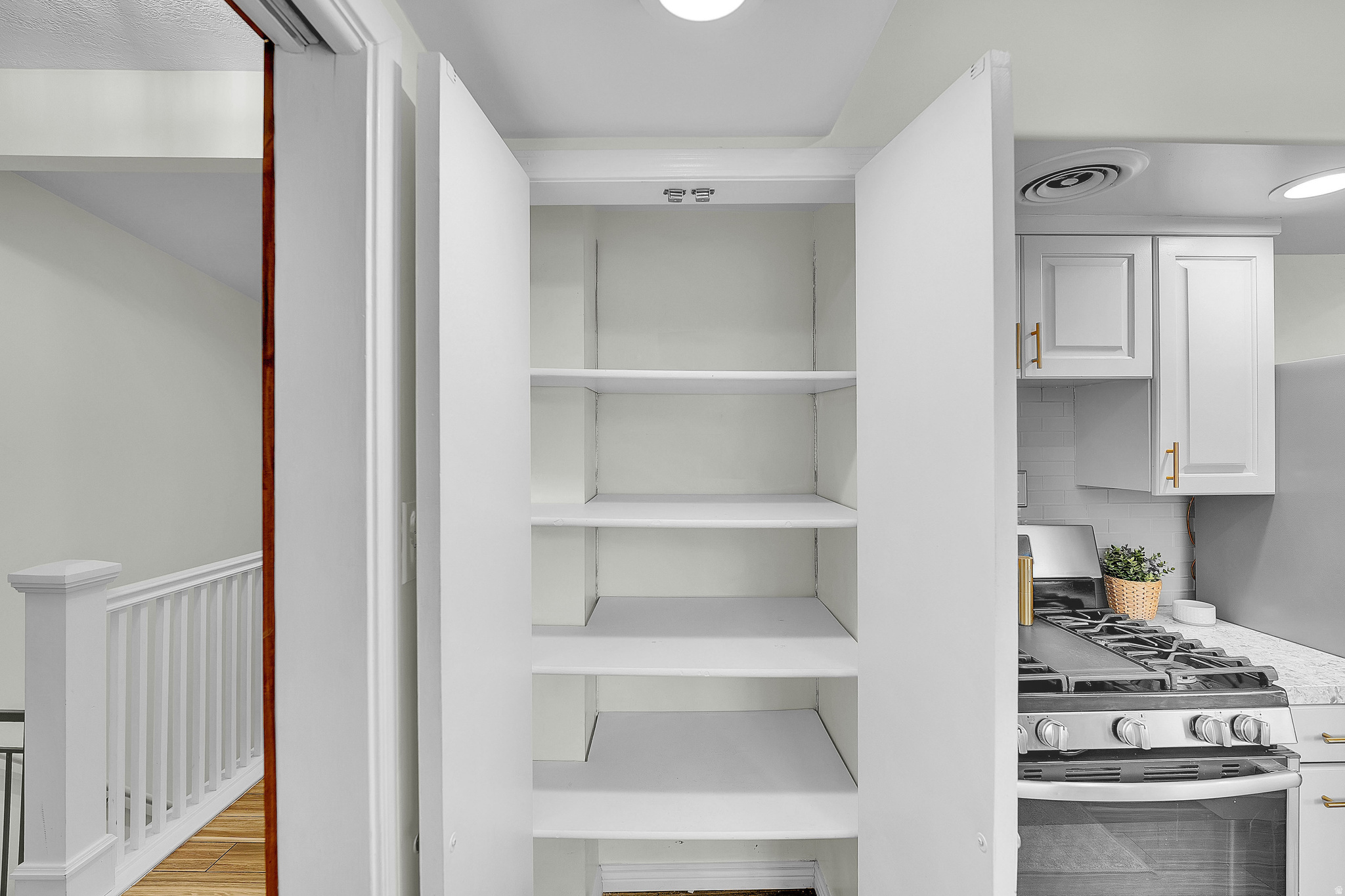 HOLLADAY HILLS - Residential