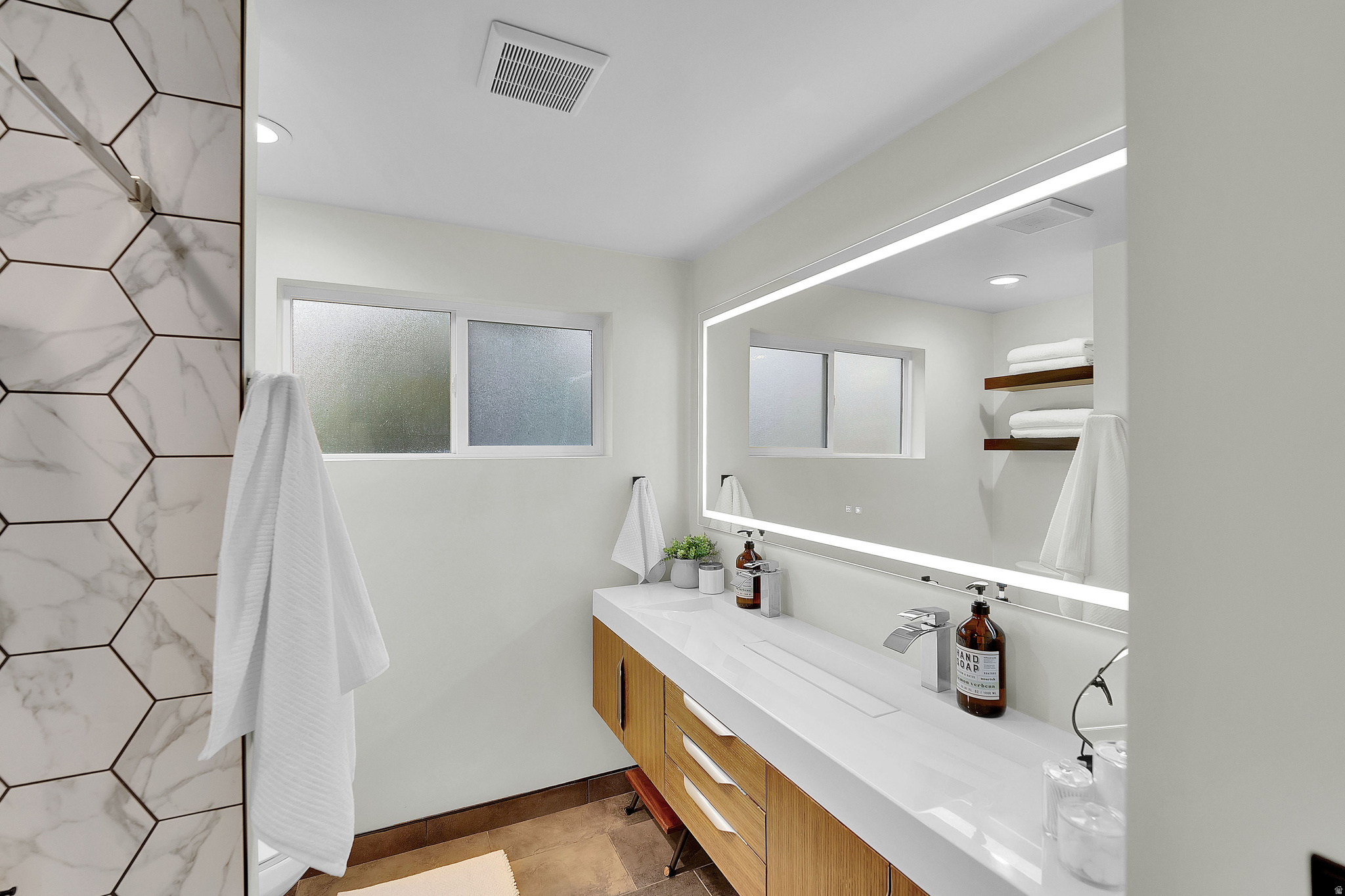 HOLLADAY HILLS - Residential