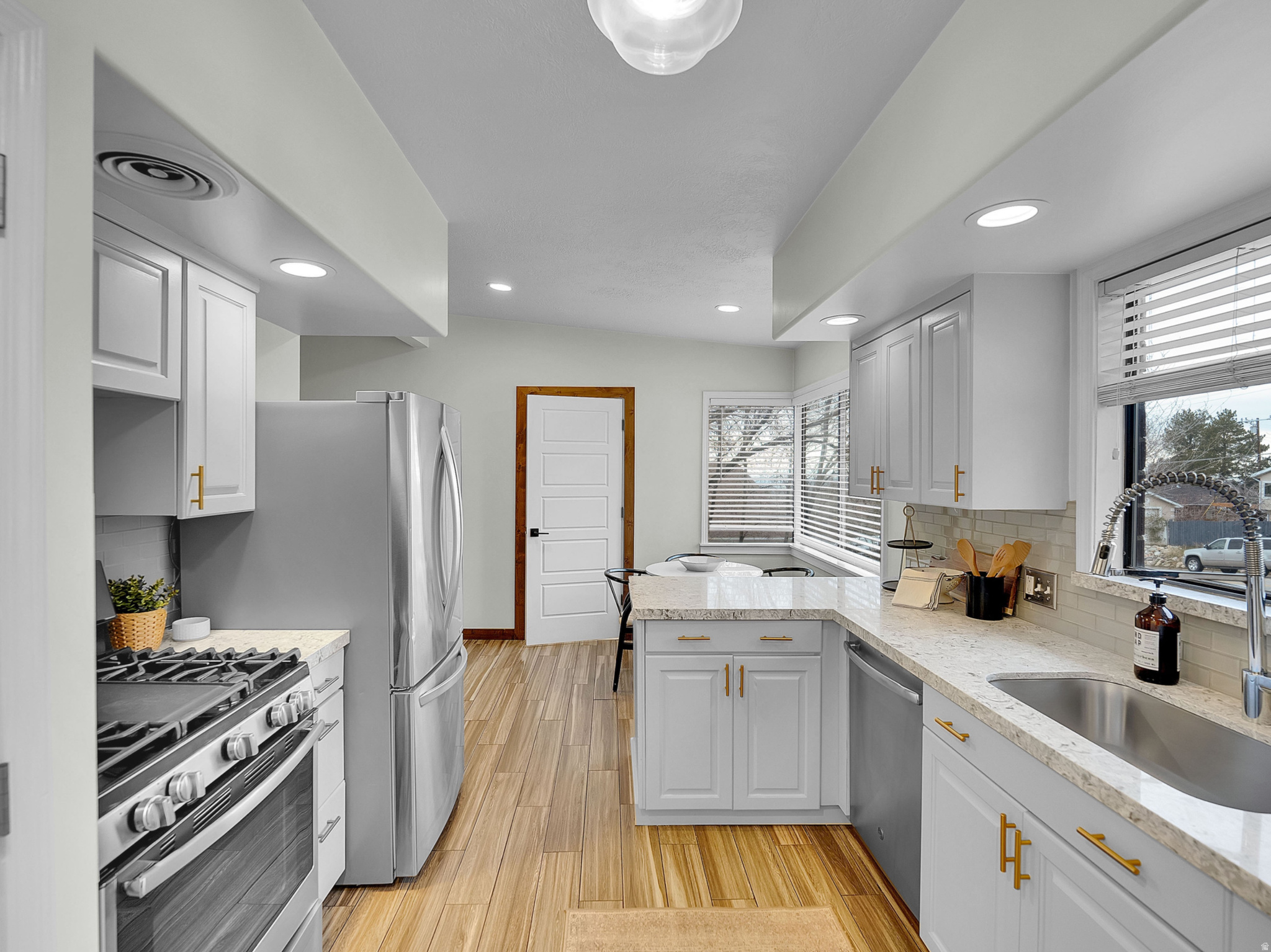 HOLLADAY HILLS - Residential