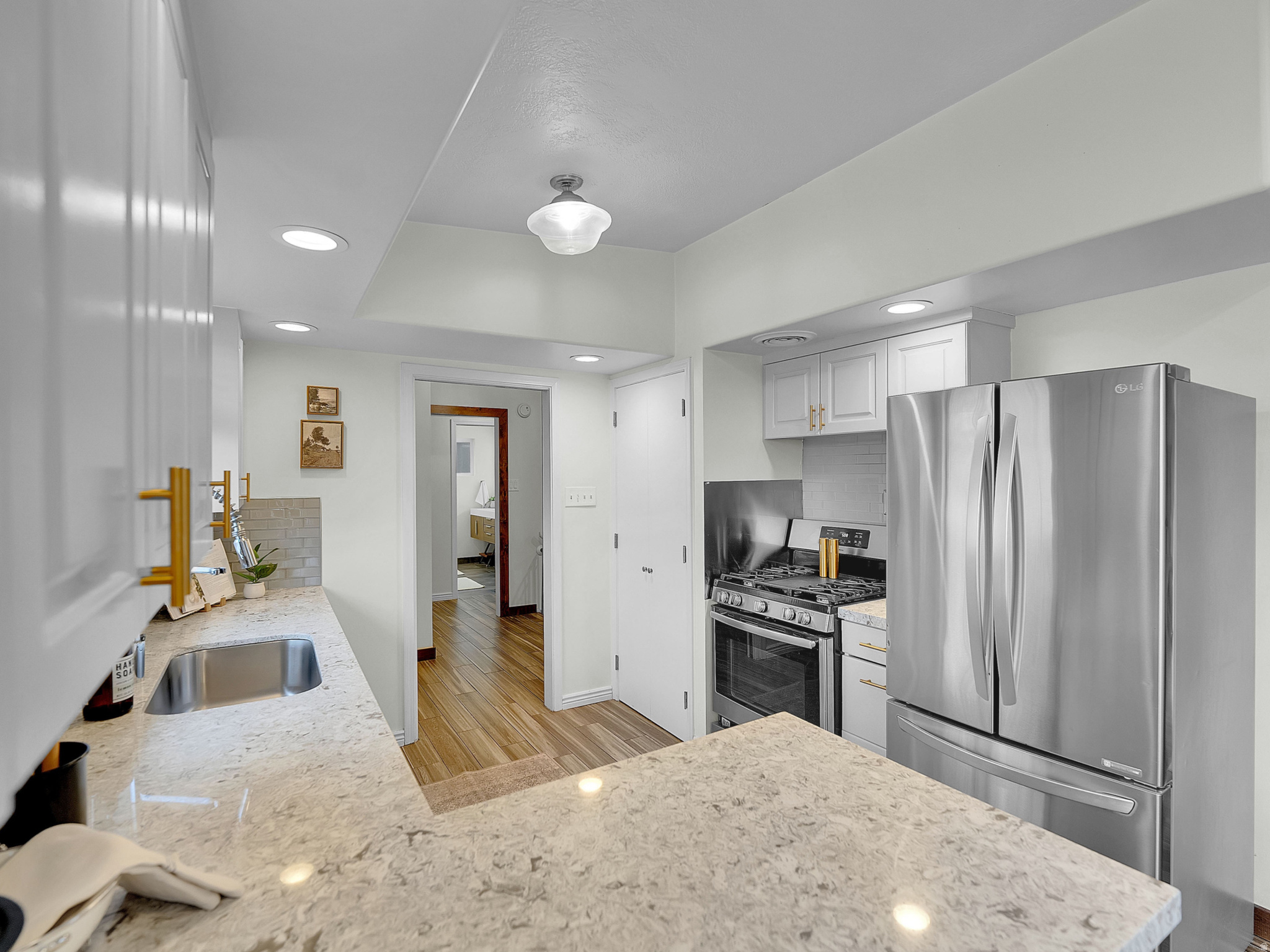 HOLLADAY HILLS - Residential