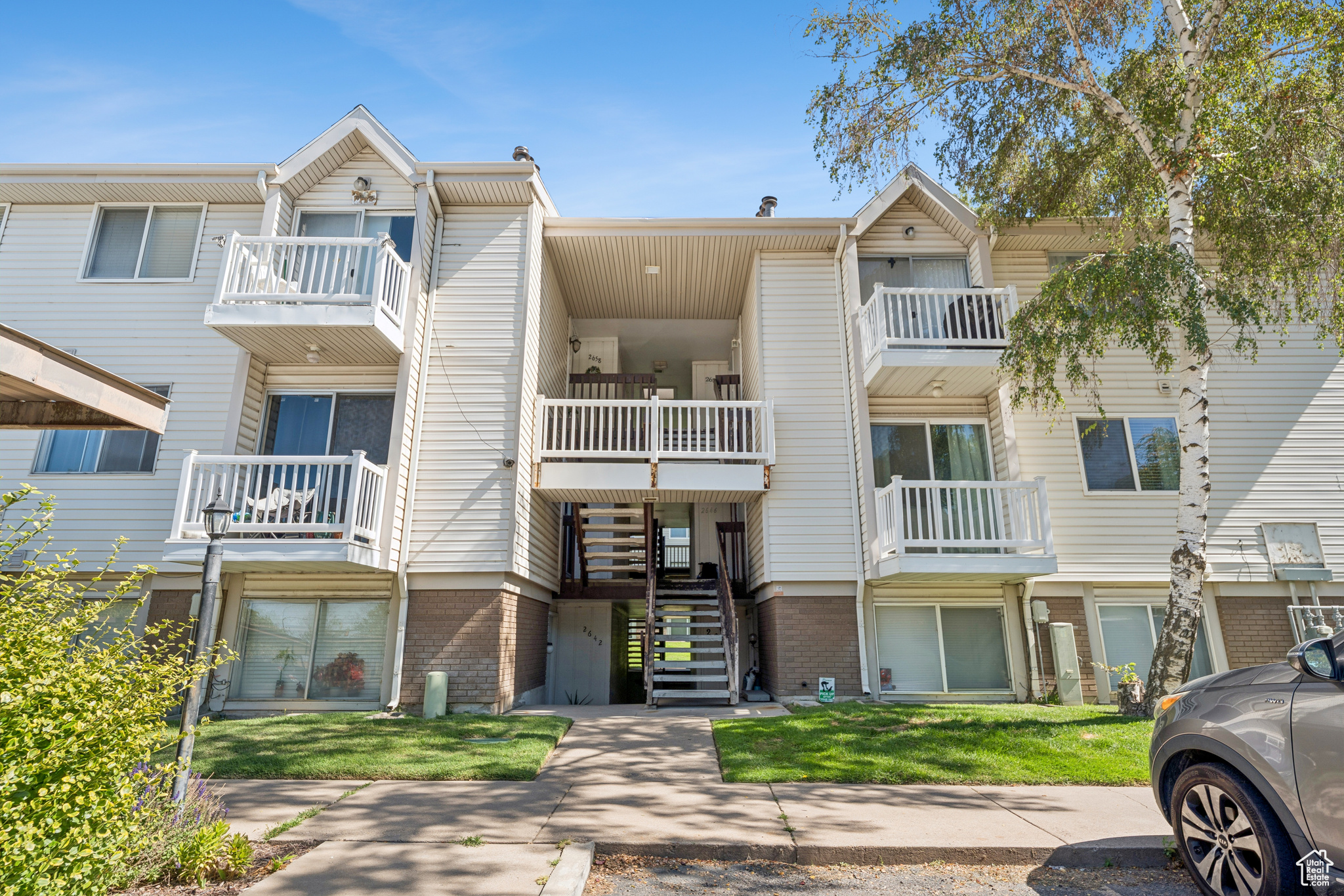 SHERWOOD OAKS CONDOM - Residential