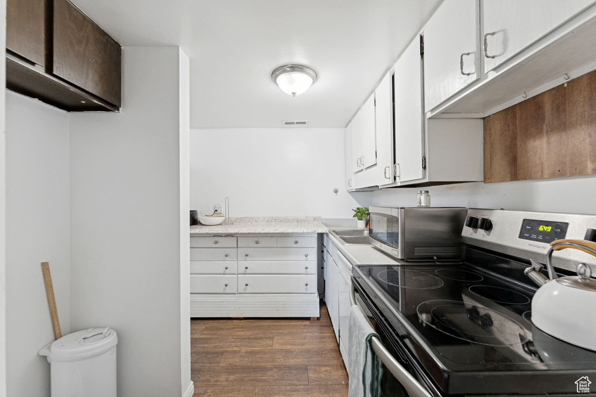 SHERWOOD OAKS CONDOM - Residential