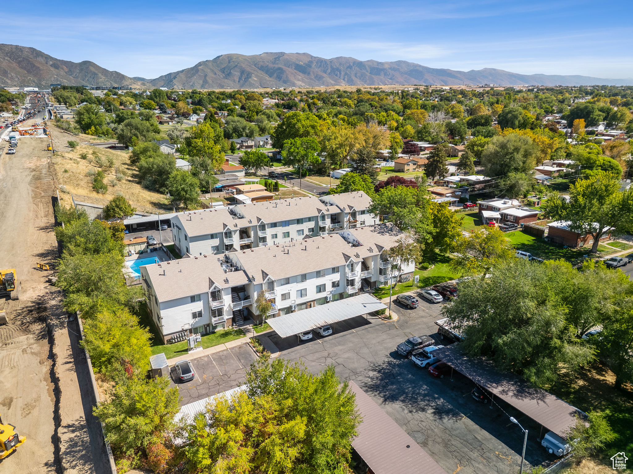 SHERWOOD OAKS CONDOM - Residential