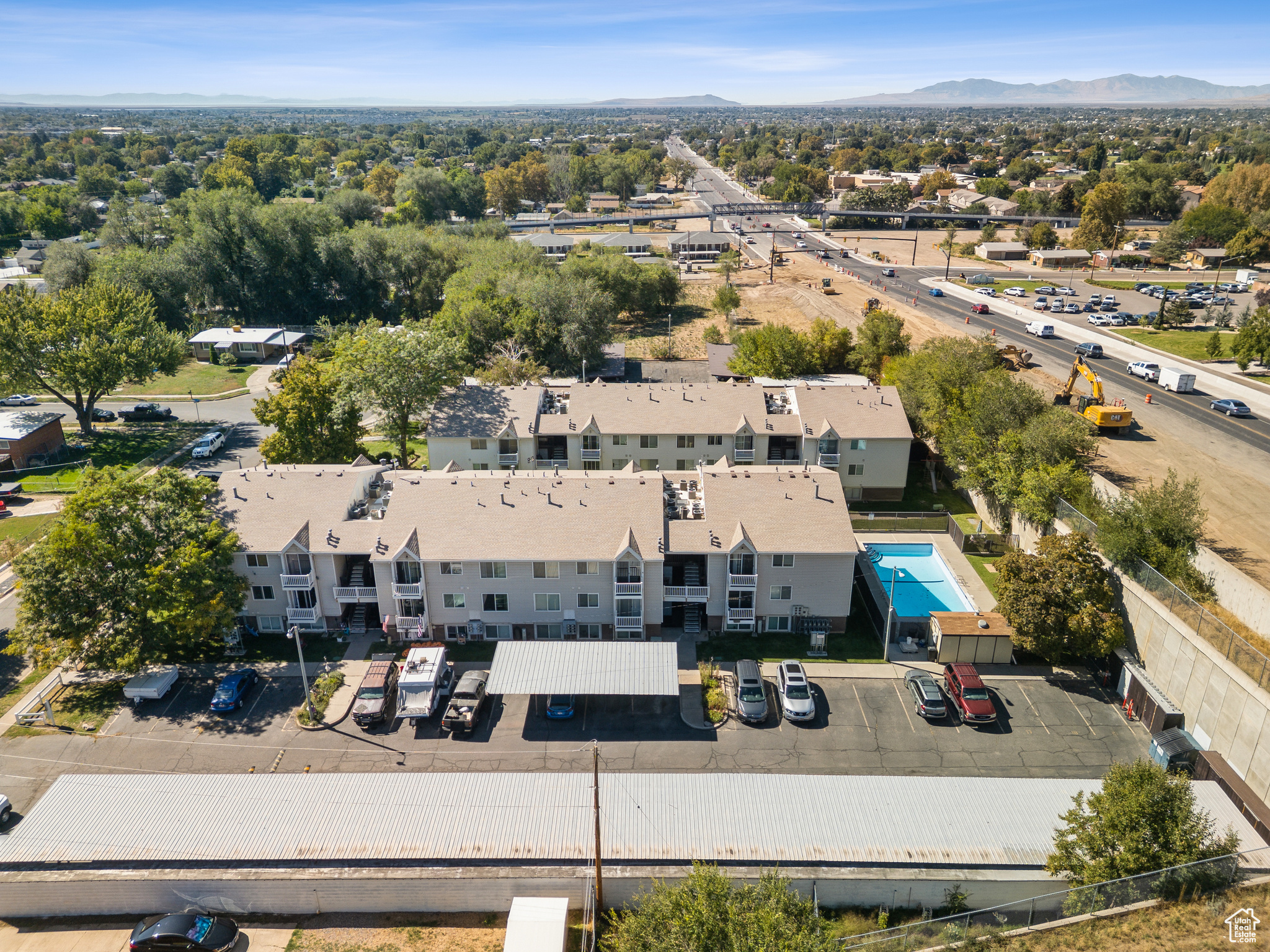 SHERWOOD OAKS CONDOM - Residential