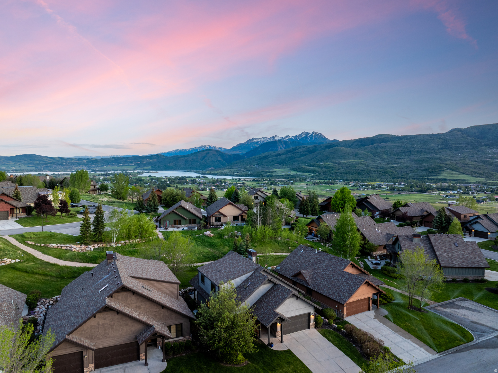 TRAPPERS RIDGE - Residential