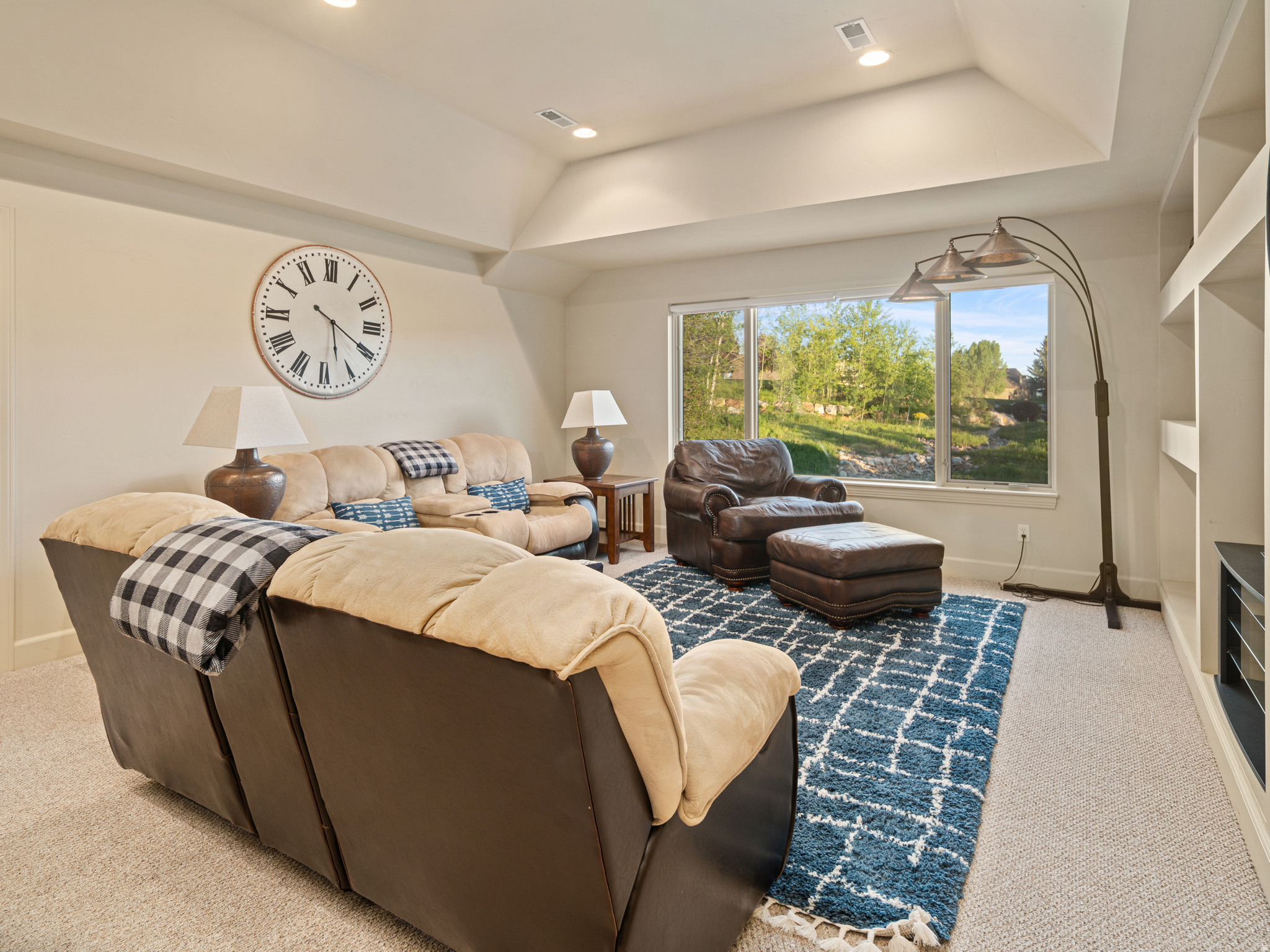 TRAPPERS RIDGE - Residential