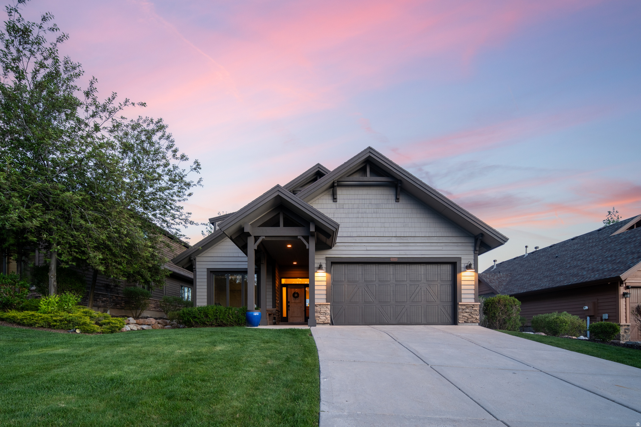 TRAPPERS RIDGE - Residential