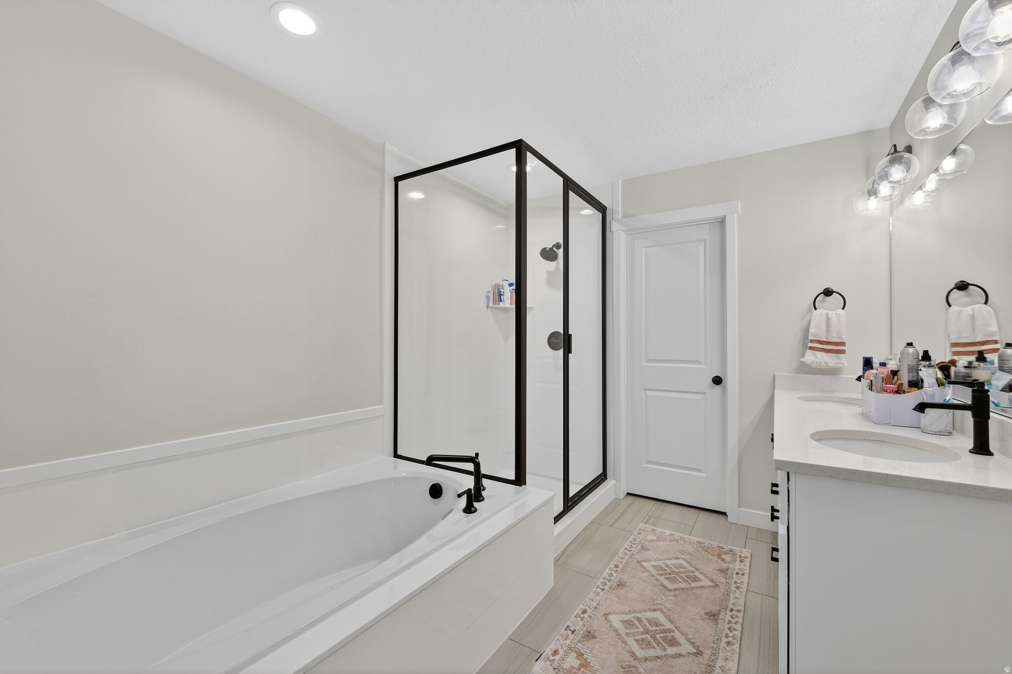 HILL FARMS - Residential