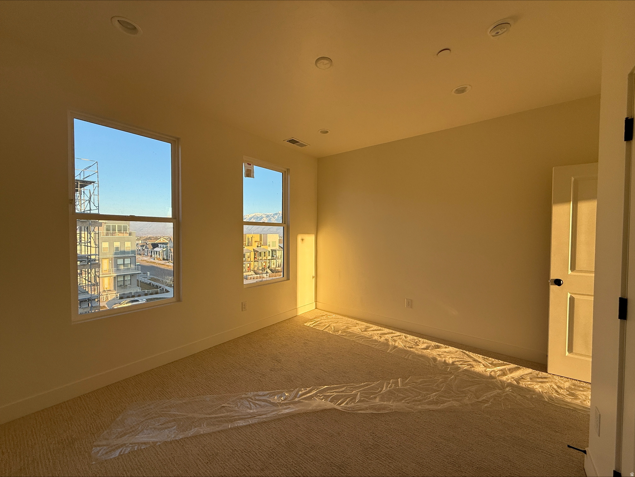 DOWNTOWN DAYBREAK - Residential