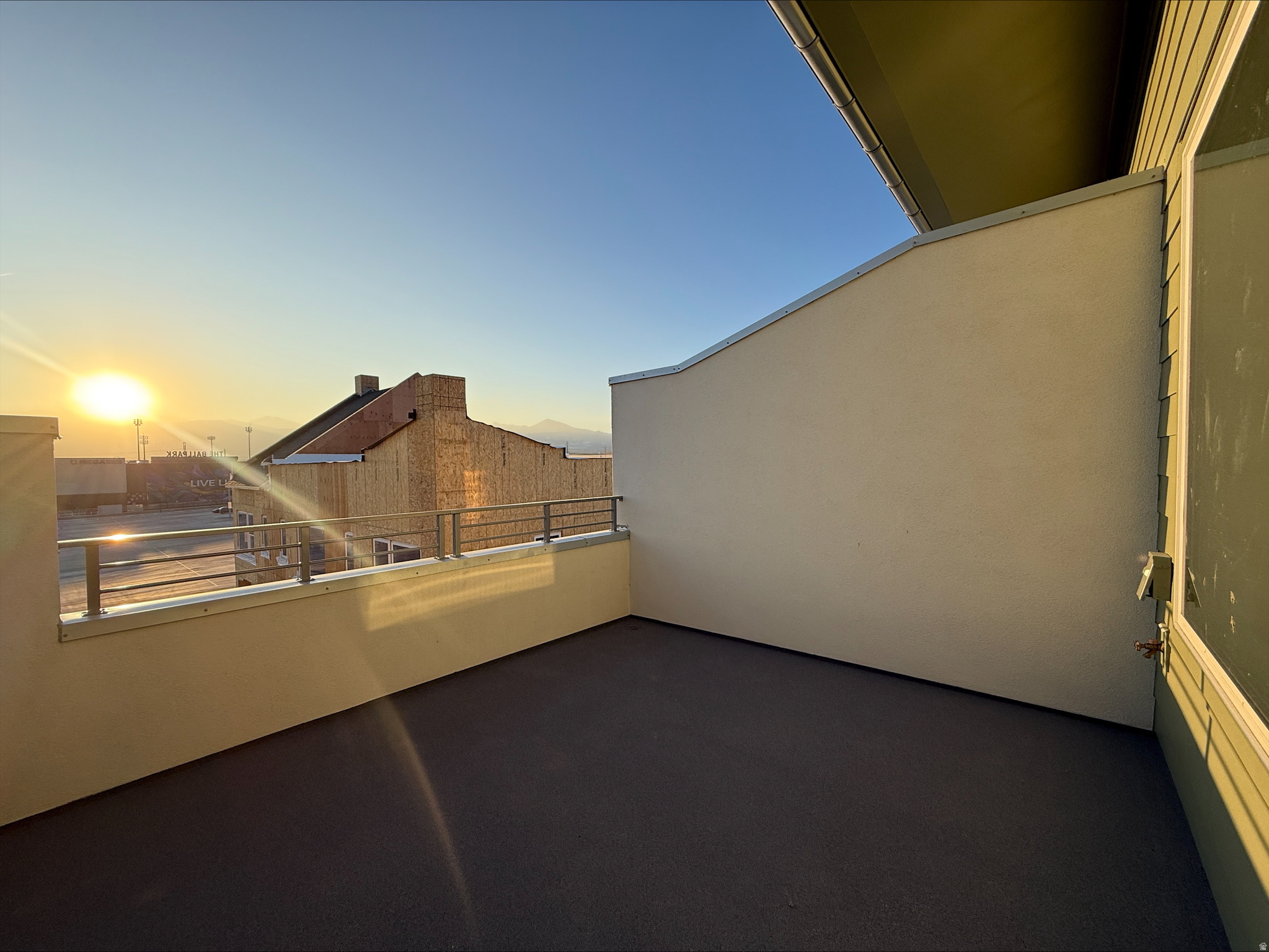 DOWNTOWN DAYBREAK - Residential