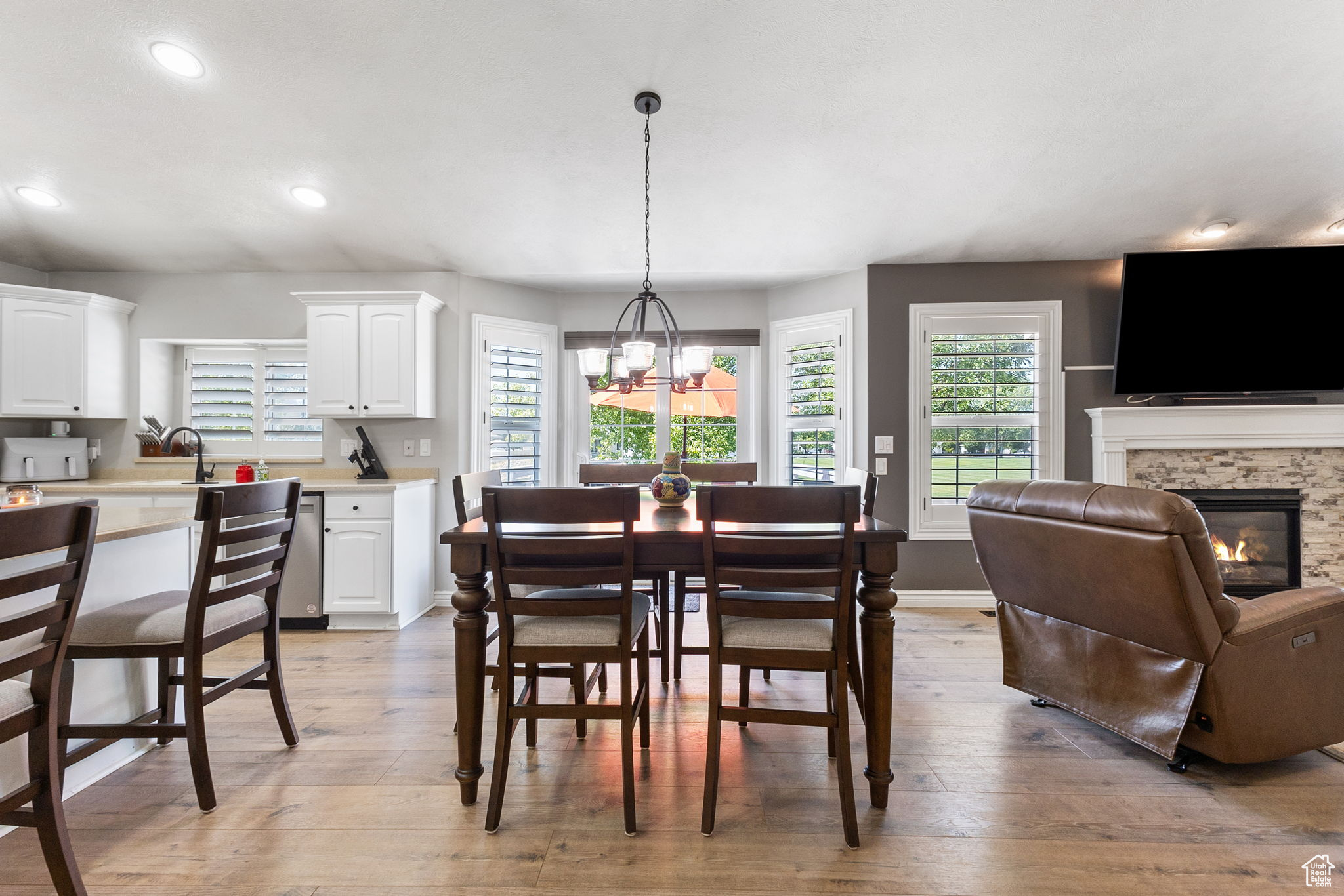 COUNTRY CROSSING - Residential