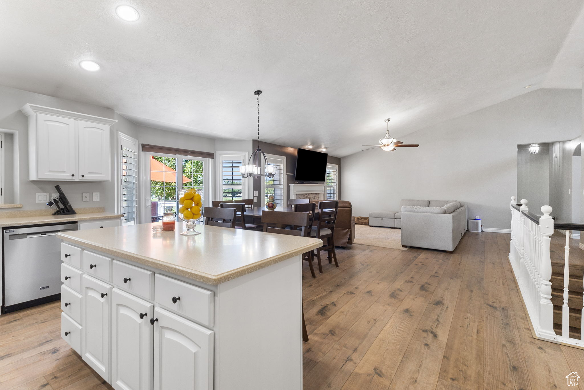 COUNTRY CROSSING - Residential